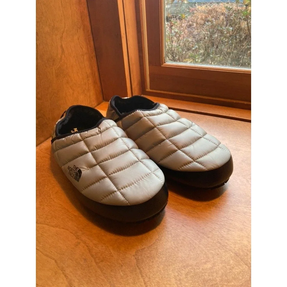 The North Face Thermoball Traction Mule V Silver Black Slippers NF0A3UZN Men 14